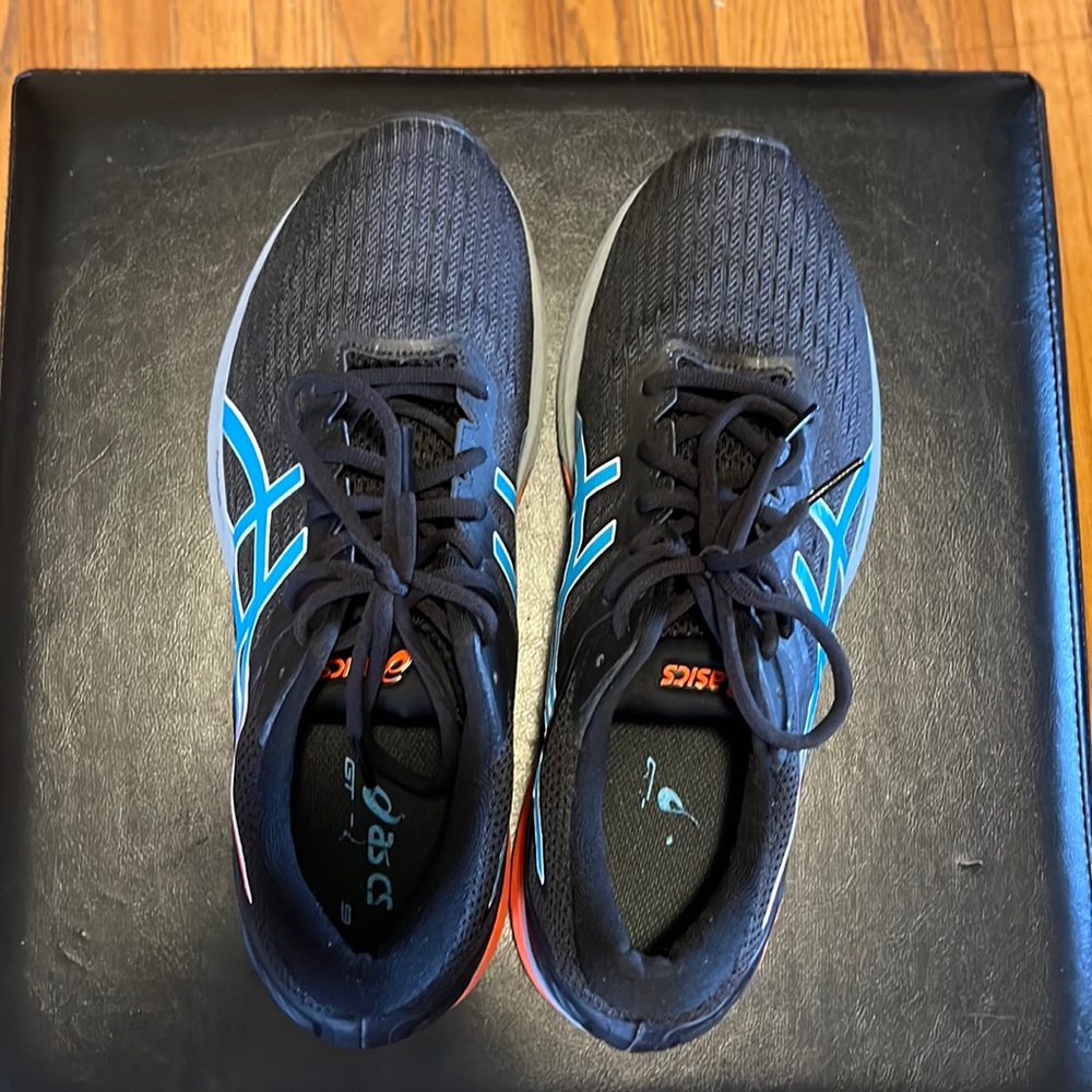 Men's Asics Shoes Size 11